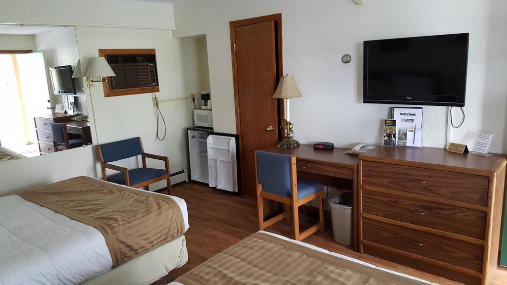 דטרוייט לייקס Budget Host Inn מראה חיצוני תמונה