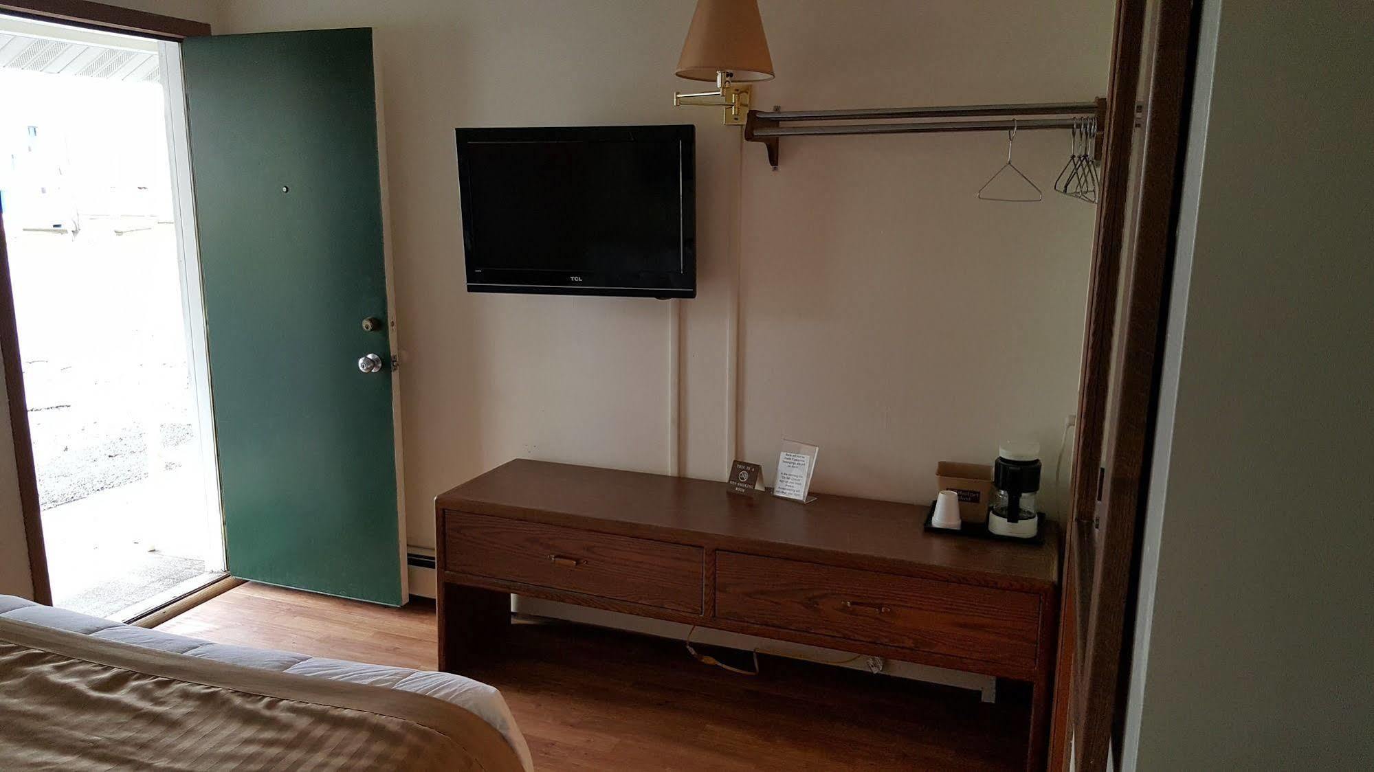 דטרוייט לייקס Budget Host Inn מראה חיצוני תמונה